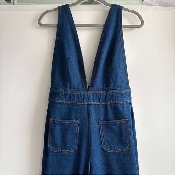 Urban Outfitters BDG Eleanor Plunging Dark Wash Blue Denim Jean Jumpsuit Size 2 - Picture 3 of 15